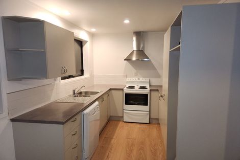 Photo of property in 2/84a Avonleigh Road, Green Bay, Auckland, 0604