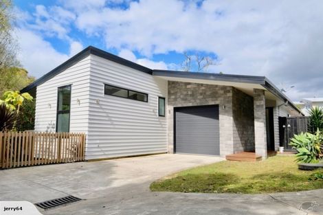 Photo of property in 119a Weatherly Road, Torbay, Auckland, 0630