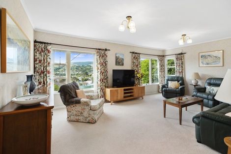 Photo of property in 9 Magdalen Street, Tawa, Wellington, 5028