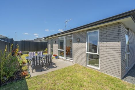 Photo of property in 8 Pioneer Crescent, Omokoroa, 3114