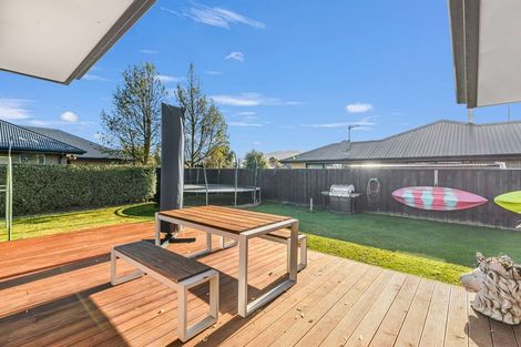 Photo of property in 8 Stonebridge Lane, Oxford, 7430