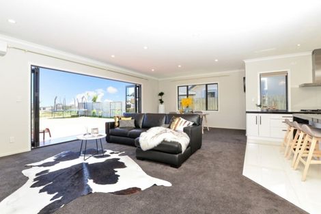 Photo of property in 8 Platina Place, Flagstaff, Hamilton, 3210