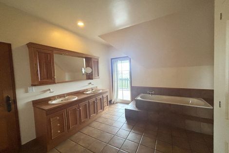 Photo of property in 118 Waimakariri Road, Harewood, Christchurch, 8051