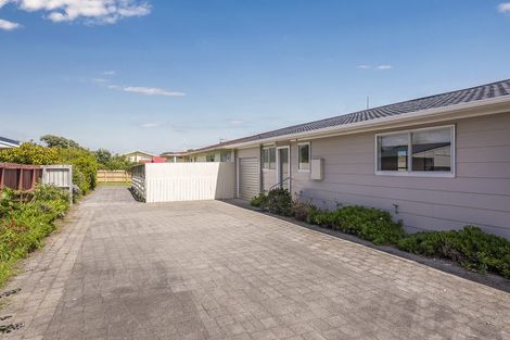Photo of property in 67b Ngapaki Street, Waikanae Beach, Waikanae, 5036