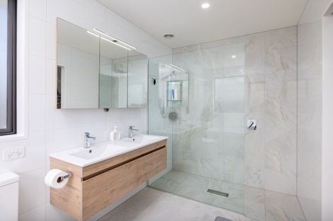 Photo of property in 18 Tiritiri Moana Drive, Pegasus, 7612