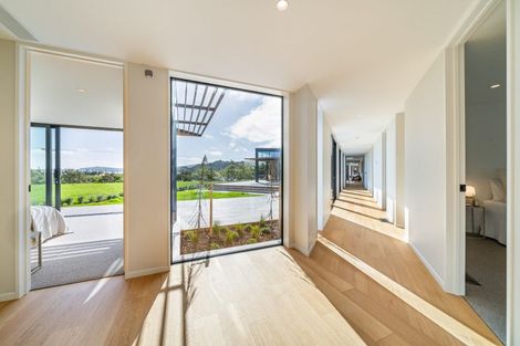 Photo of property in 43 Paekakariki Hill Road, Pauatahanui, Porirua, 5381