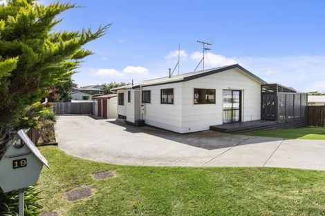 Photo of property in 19 Mellsop Avenue, Waiuku, 2123