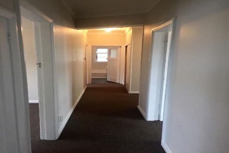 Photo of property in 9 Upper Lewisville Terrace, Thorndon, Wellington, 6011