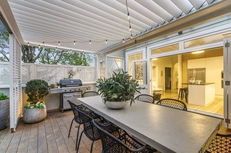 Photo of property in 37 Mozeley Avenue, Devonport, Auckland, 0624