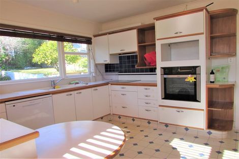 Photo of property in 2 Volkner Grove, Waterloo, Lower Hutt, 5011