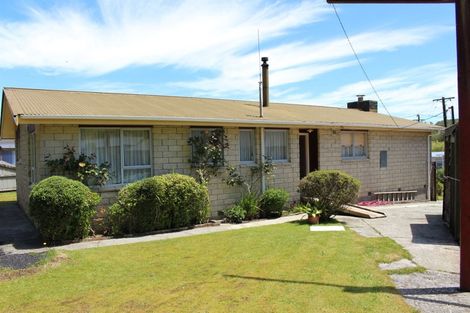 Photo of property in 6 Mawhera Street, Dobson, Greymouth, 7805