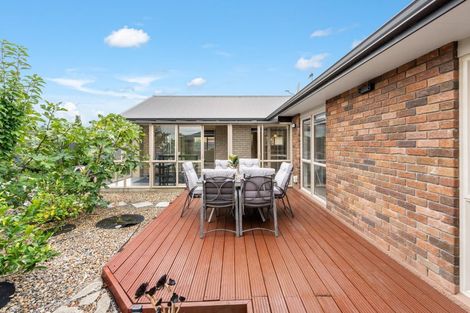 Photo of property in 11 Chestnut Close, Kelvin Grove, Palmerston North, 4414