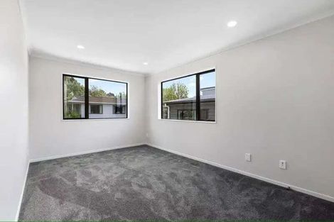 Photo of property in 10c Neilon Place, Northcross, Auckland, 0632