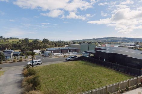 Photo of property in 3 Omahina Street, Raglan, 3225