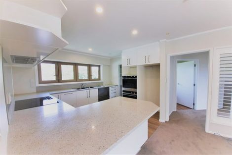Photo of property in 7 Leewood Place, Pakuranga Heights, Auckland, 2010