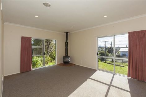 Photo of property in 10 Kawau Grove, Waikanae Beach, Waikanae, 5036