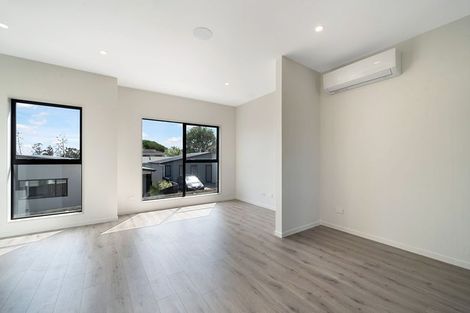 Photo of property in 5/107 Hobsonville Road, West Harbour, Auckland, 0618