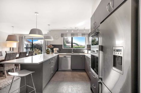 Photo of property in 8 Dulcie Place, Harewood, Christchurch, 8051