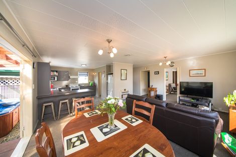 Photo of property in 16 Karaka Street, Hokowhitu, Palmerston North, 4410