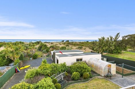 Photo of property in 17 Palmer Place, Taieri Beach, Taieri Mouth, 9091
