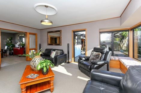 Photo of property in 51 Heta Road, Highlands Park, New Plymouth, 4312