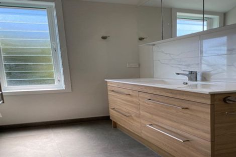 Photo of property in 120 Milton Road, Bluff Hill, Napier, 4110