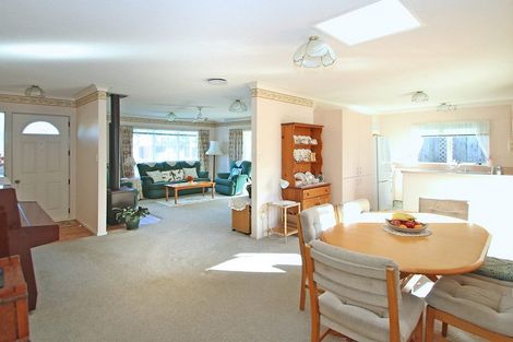 Photo of property in 6 Guernsey Place, Grandview Heights, Hamilton, 3200