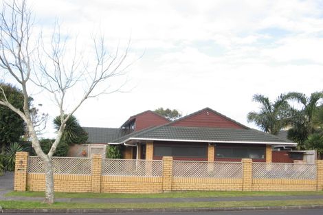 Photo of property in 100 Carnoustie Drive, Wattle Downs, Auckland, 2103