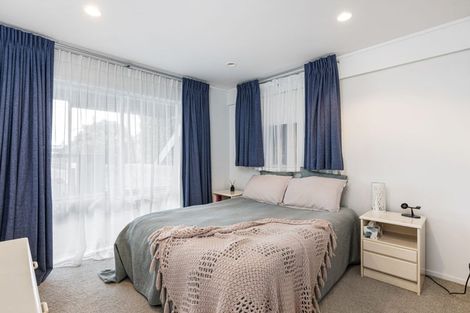Photo of property in 278 Whangaparaoa Road, Red Beach, 0932
