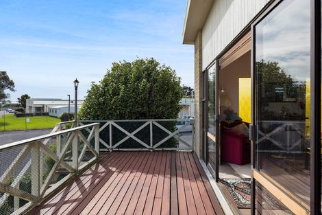 Photo of property in 10 Green Lane, Hawera, 4610