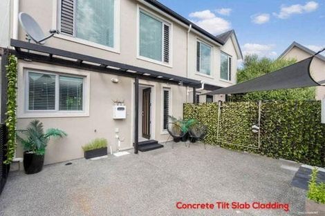 Photo of property in 9h Clearwater Cove, West Harbour, Auckland, 0618
