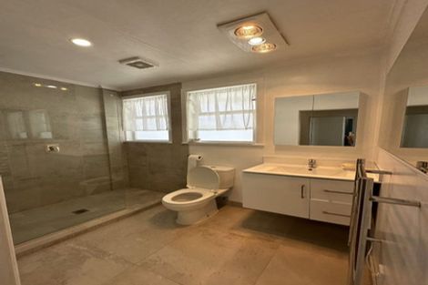 Photo of property in 2/8 Valdale Road, Henderson, Auckland, 0610