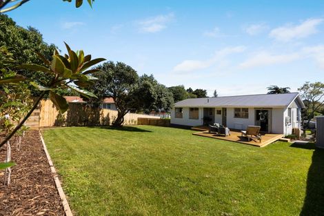 Photo of property in 5 Brixham Place, Merrilands, New Plymouth, 4312