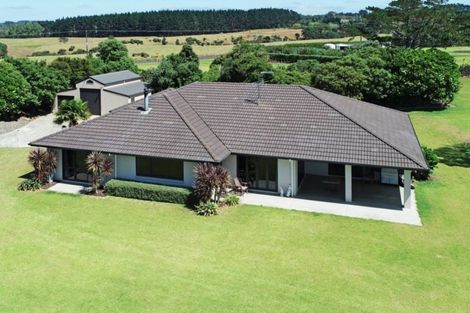 Photo of property in 3048 Awhitu Road, Awhitu, Waiuku, 2684