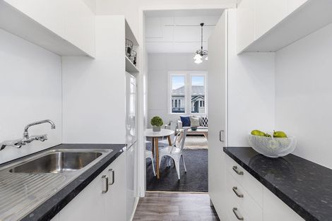 Photo of property in 144 Rongotai Road, Kilbirnie, Wellington, 6022