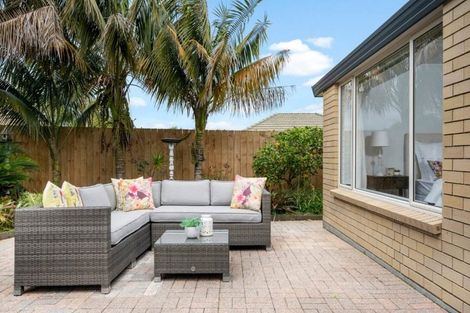 Photo of property in 2/12 Nakhle Place, Manurewa, Auckland, 2105