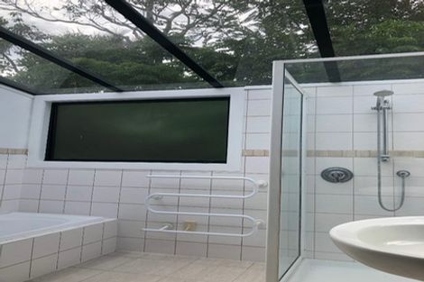 Photo of property in 1/2 The Esplanade, Castor Bay, Auckland, 0620