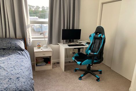 Photo of property in 2 Stone Street, Miramar, Wellington, 6022