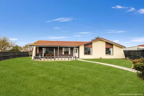 Photo of property in 12 Mchaffies Place, Wainoni, Christchurch, 8061