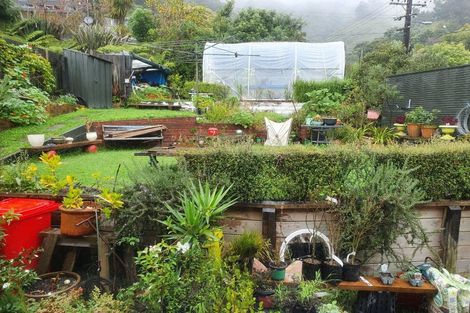 Photo of property in 1 Holmes Grove, Naenae, Lower Hutt, 5011