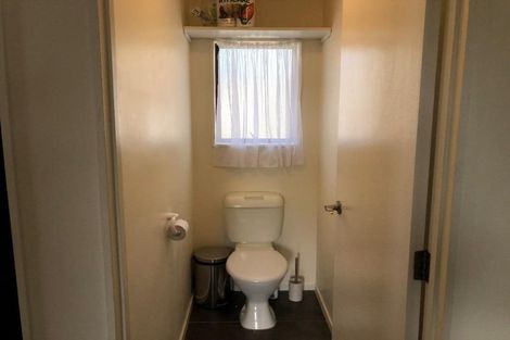 Photo of property in 2/15 Simpson Road, Ranui, Auckland, 0612