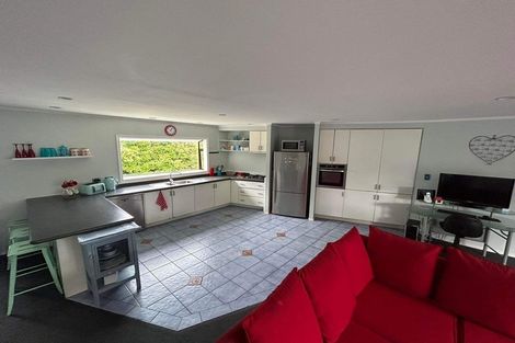 Photo of property in 473 Glenfield Road, Glenfield, Auckland, 0629