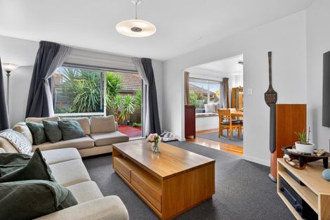 Photo of property in 86 Crestview Place, Browns Bay, Auckland, 0630