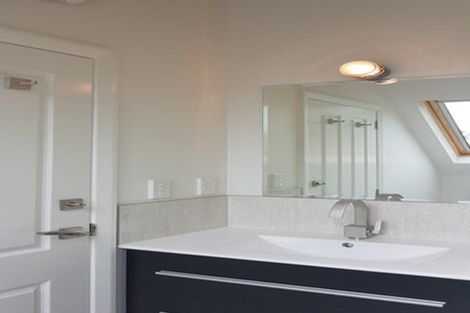 Photo of property in 92b Upper Harbour Drive, Greenhithe, Auckland, 0632