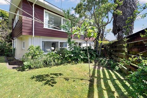Photo of property in 1 Alwyn Avenue, Te Atatu South, Auckland, 0610