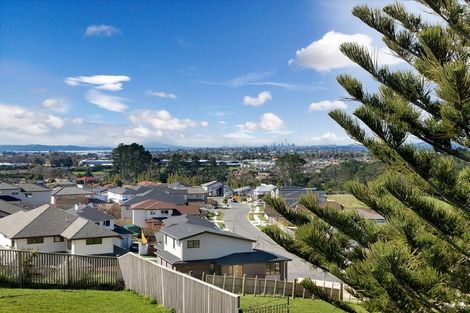 Photo of property in 16 Babich Road, Henderson Valley, Auckland, 0614