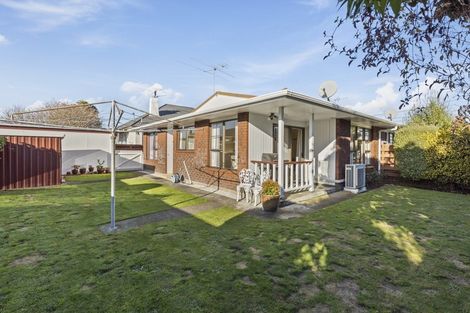 Photo of property in 2/59 Kowhai Avenue, Ebdentown, Upper Hutt, 5018