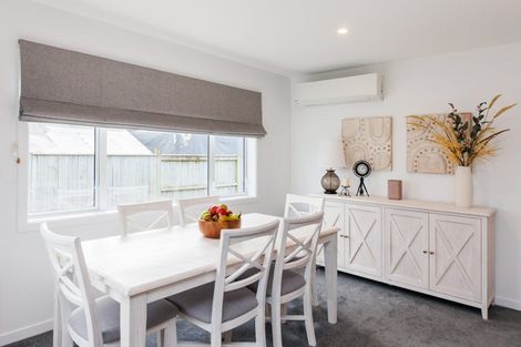 Photo of property in 23 Vaucluse Heights, Fitzherbert, Palmerston North, 4410