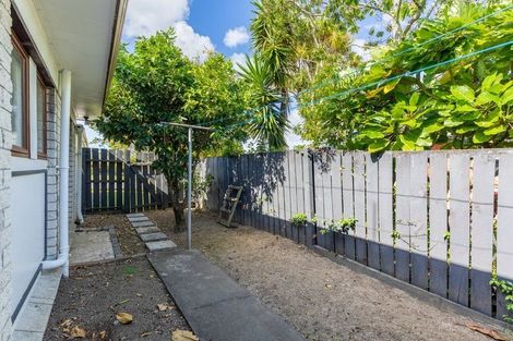 Photo of property in 1/38 Latham Avenue, Pakuranga, Auckland, 2010