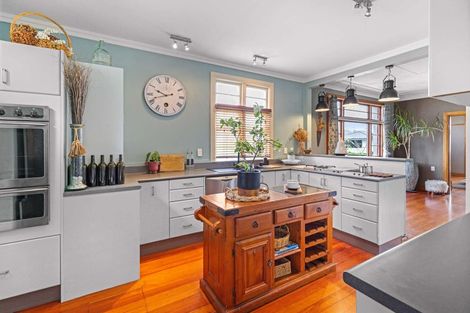 Photo of property in 16 Avon Street, Rongotea, 4476